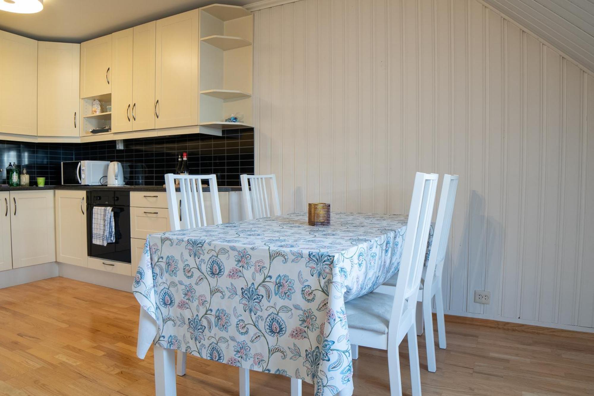 2 And 3 Rooms Apartments Тромсё Номер фото
